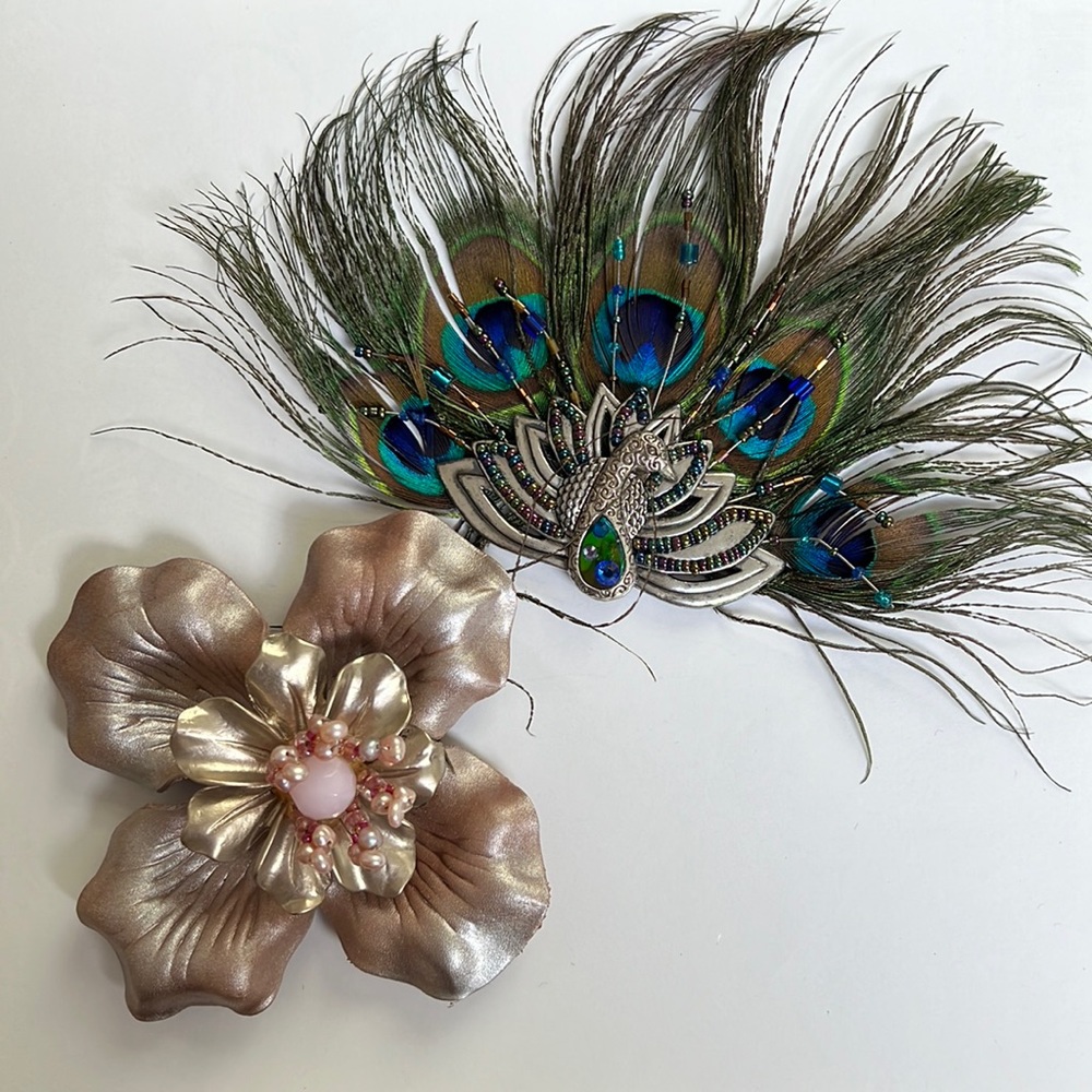 Chicos magnetic brooch